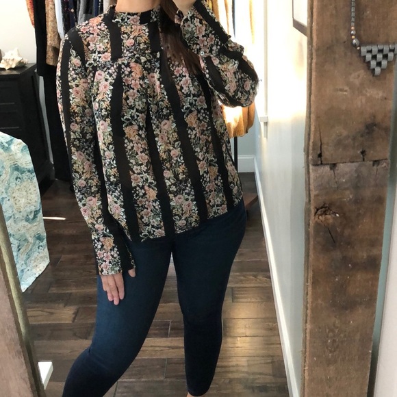 Forever 21 floral top flirty romantic size medium - Picture 1 of 6